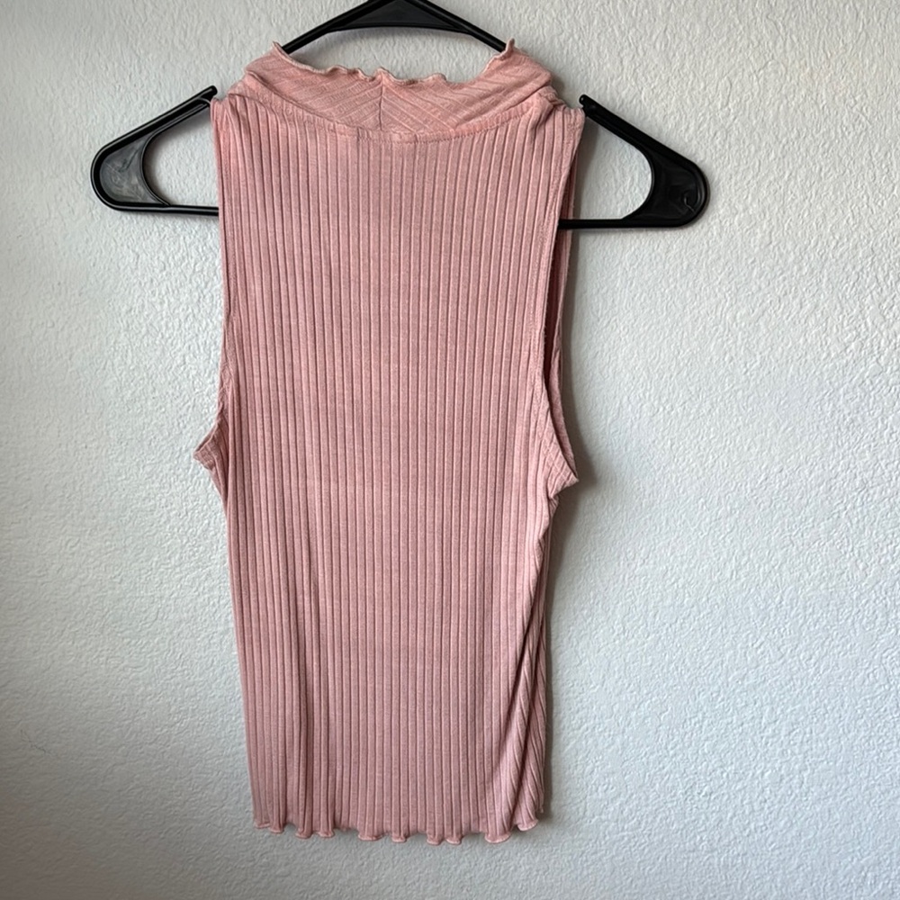 Pink Sleeveless Ribbed Top - Picture 2 of 4